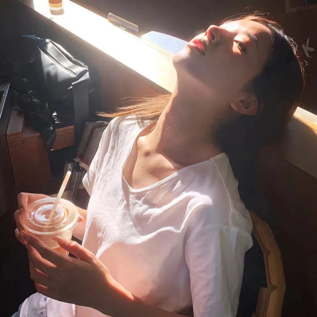 黑色树海